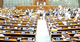 डॉलर के मुकाबले रुपए की गिरती कीमत को लेकर लोकसभा में हंगामा