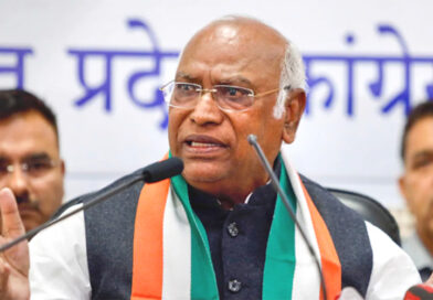 छात्रों पर कार्रवाई को लेकर प्रधानमंत्री मांगें माफी, गृहमंत्री संसद में दें जवाब : खरगे